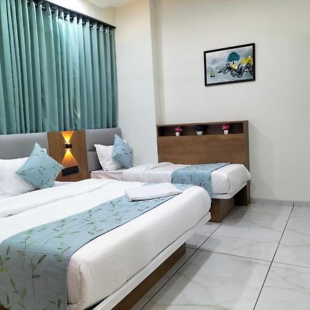 Hotel Paris Plaza Ahmedabad Exterior foto