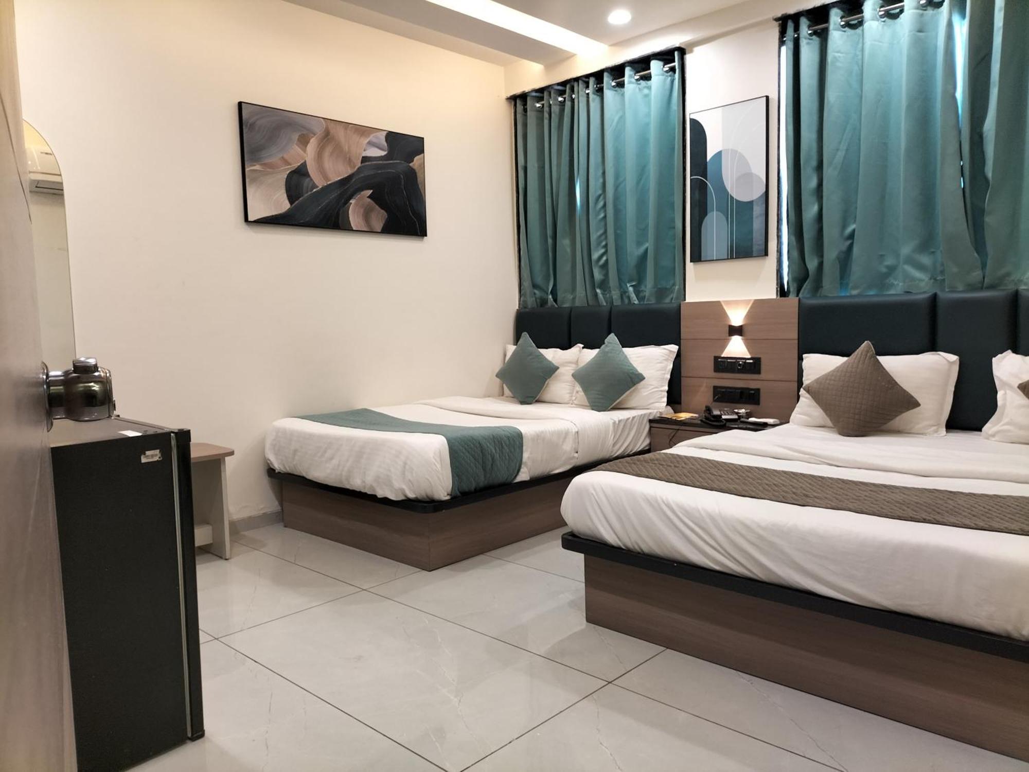 Hotel Paris Plaza Ahmedabad Exterior foto
